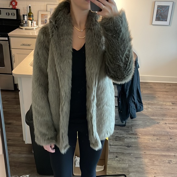 Faux Fur Coat - Picture 5 of 5